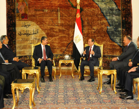 السيسي يحذر بحاح من اهمال الحلول السياسية في اليمن السيسي يحذر بحاح من اهمال الحلول السياسية في اليمن