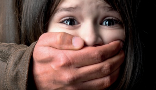 اعتاد على الاعتداء على ابنته لمدة 4 سنوات بعد وفاة زوجته اعتاد على الاعتداء على ابنته لمدة 4 سنوات بعد وفاة زوجته