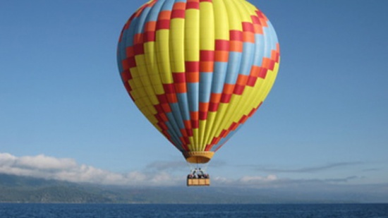 أمريكي كاد يغرق في البحر في محاولة لطلب يد حبيبه