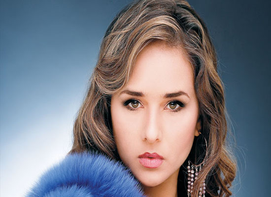 صورة: نيللى كريم تخطف الأضواء بالأحمر فى فينيسيا صورة: نيللى كريم تخطف الأضواء بالأحمر فى فينيسيا