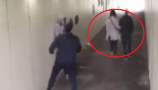 فيديو| قذفا حبيبته بسيجارة فلقنهما درساً قاسياً فيديو| قذفا حبيبته بسيجارة فلقنهما درساً قاسياً