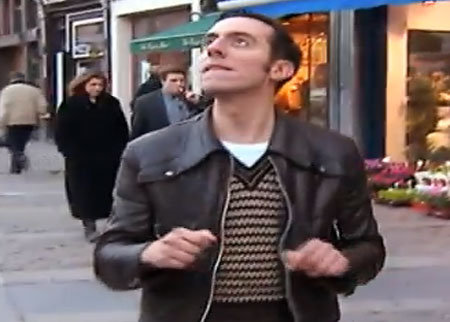 رجل غريب الأطوار