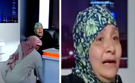شاهد لهفة أم مصرية أثناء لقاء ابنها السعودي لأول مرة منذ 30 عاماً شاهد لهفة أم مصرية أثناء لقاء ابنها السعودي لأول مرة منذ 30 عاماً