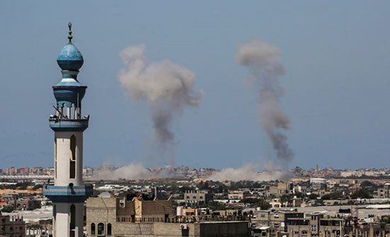 حظر بري وبحري على غزة.. وحكومة اشتية تعلق على العدوان