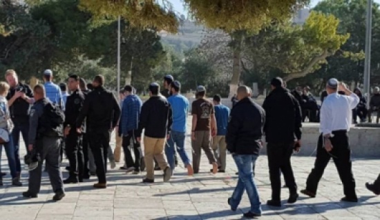 بالفيديوهات..مصلون أتراك يمنعون المستوطنين من اقتحام الاقصى