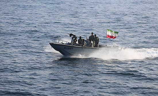 ايران .. البحرية الإيرانية توقف سفينتين بتهمة تهريب مواد ممنوعة ايران .. البحرية الإيرانية توقف سفينتين بتهمة تهريب مواد ممنوعة