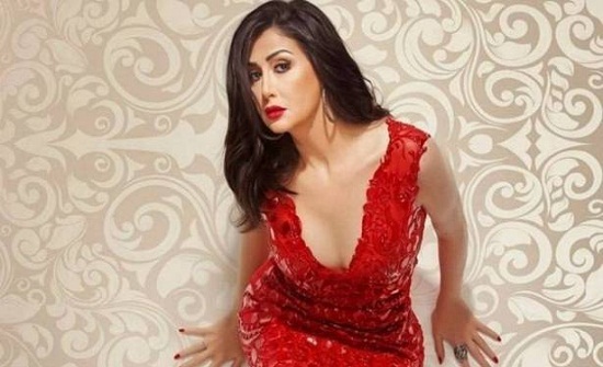 بالفيديو.. غادة عبد الرازق تحتفل بعيد ميلاد ابنتها!