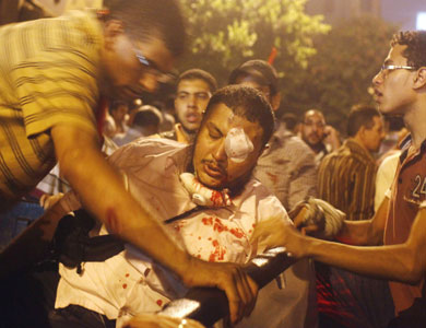 سبعة قتلى و261 جريحا في اشتباكات الليل بالقاهرة