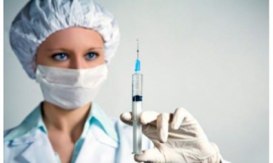 ضرب الممرضة بعدما أصرت على إدخال الإبرة في وريد ابنته!