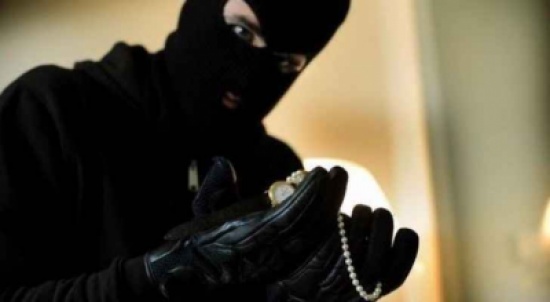 القبض على صاحب سوابق بحقه 36 قيداً جرمياً..تفاصيل