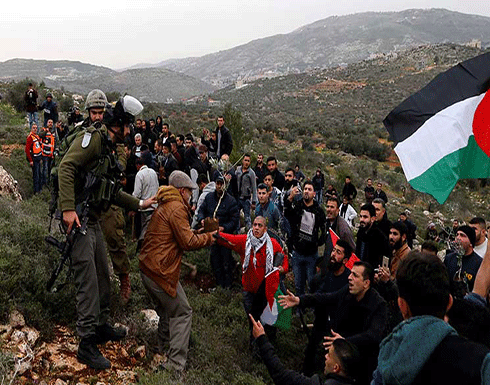 سكان بلدة فلسطينية يحاولون منع إقامة مستوطنة على أراضيهم