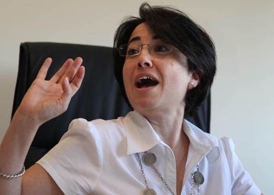 الزعبي تنهي خلافها مع الشرطة الإسرائيلية بـ" ذكاء "