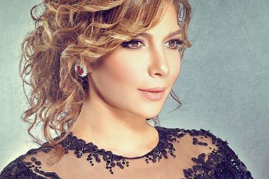 بالصورة - خمنوا ماذا كُتب على حقيبة اصالة!؟