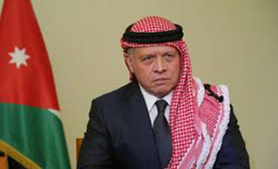 مندوبا عن الملك، رئيس الديوان الملكي ينقل تعازي جلالته بوفاة والدة النائب السابق ميرزا بولاد مندوبا عن الملك، رئيس الديوان الملكي ينقل تعازي جلالته بوفاة والدة النائب السابق ميرزا بولاد