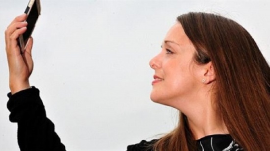 "سيلفي" تنقذ سيدة من سرطان الثدي