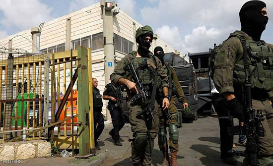 اعتقال فلسطينيين بعد مقتل إسرائيليين بالضفة الغربية اعتقال فلسطينيين بعد مقتل إسرائيليين بالضفة الغربية