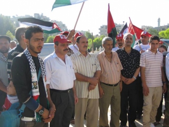 الديمقراطية لتحرير فلسطين تزور مقابر الشهداء بمخيم اليرموك الديمقراطية لتحرير فلسطين تزور مقابر الشهداء بمخيم اليرموك