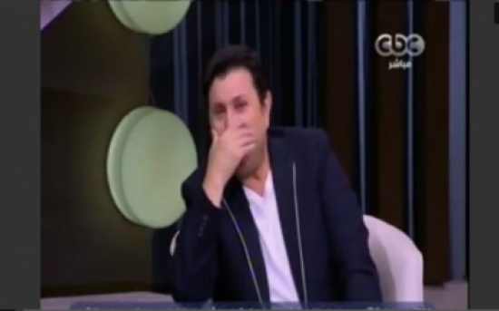 بالفيديو.. هاني شاكر يبكي على الهواء بسبب حفيديه بالفيديو.. هاني شاكر يبكي على الهواء بسبب حفيديه