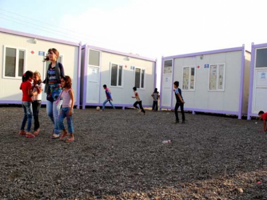 رويترز : كرة القدم تعيد الطفولة لأطفال سوريا اللاجئين بالأردن