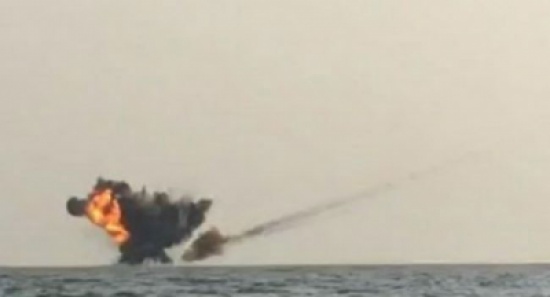 فيديو : الداخلية السعودية تعلن تدمير زورق حوثي مفخخ كان يستهدف محطة توزيع أرامكو بجازان فيديو : الداخلية السعودية تعلن تدمير زورق حوثي مفخخ كان يستهدف محطة توزيع أرامكو بجازان