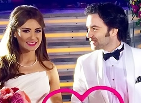 رومانسية شريف رمزي وزوجته في شهر العسل تثير حسد الفتيات رومانسية شريف رمزي وزوجته في شهر العسل تثير حسد الفتيات
