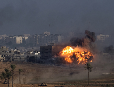 إسرائيل تواصل تدمير الأنفاق وتحذير سكان المناطق الحدودية بغزة رغم دخول التهدئة ساعتها الثالثة