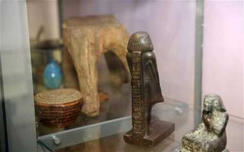 حل لغز تمثال مصري دوار في بريطانيا حل لغز تمثال مصري دوار في بريطانيا