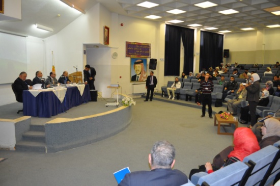 ندوة في جامعة إربد بعنوان دور وسائل الإعلام الحديثة في حياة الشباب ندوة في جامعة إربد بعنوان دور وسائل الإعلام الحديثة في حياة الشباب