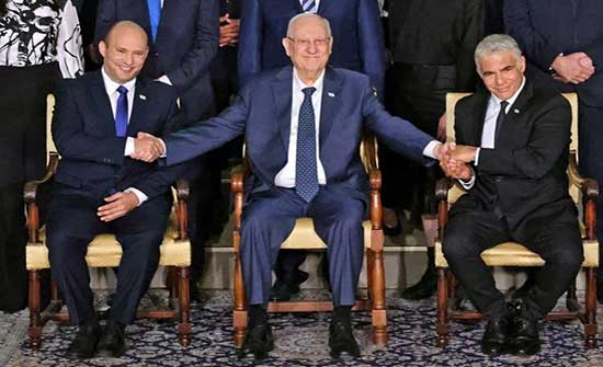 كاتب إسرائيلي يصف حكومة بينيت: قائمة على الكراهية والخداع كاتب إسرائيلي يصف حكومة بينيت: قائمة على الكراهية والخداع