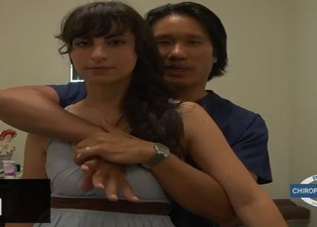 أمريكي يعالج بطقطة العظام