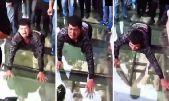 شاهد: كيف عبر سائح يعاني من فوبيا المرتفعات