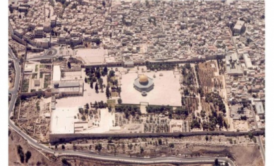 مفتي القدس يحذر من دعوات لاقتحام الأقصى وتدنيسه