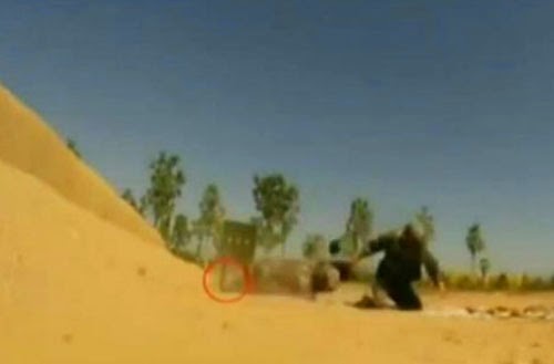 جندي ينجو بأعجوبة بعد فشله بإلقاء قنبلة