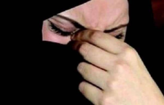 مواطنة تستنجد من بطش أختها :”حرمتنا من رؤية أمنا واستغلت مرضها" مواطنة تستنجد من بطش أختها :”حرمتنا من رؤية أمنا واستغلت مرضها"