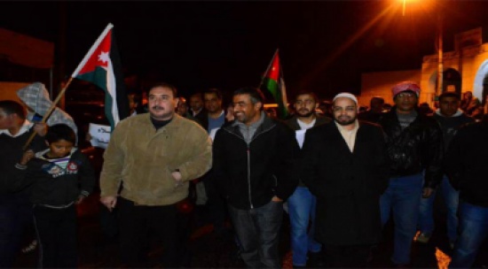 مسيرة ليلية في اربد تنتقد ارتفاع الأسعار وتطالب بإصلاحات