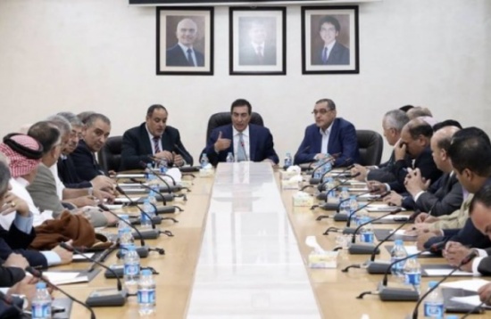 اتفاق نيابي حكومي بعدم الاستغناء عن أي عامل بـ"سكة حديد العقبة" اتفاق نيابي حكومي بعدم الاستغناء عن أي عامل بـ"سكة حديد العقبة"