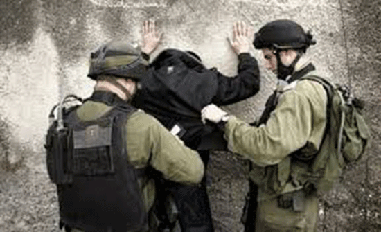 الاحتلال يعتقل 3 فلسطينيين شمال غزة الاحتلال يعتقل 3 فلسطينيين شمال غزة