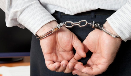 القبض على عصابة حاولت بيع ارض بأوراق رسمية مزورة القبض على عصابة حاولت بيع ارض بأوراق رسمية مزورة