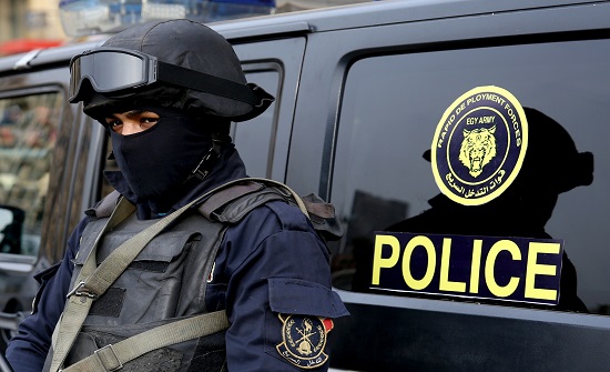 حفر قبرها في البيت .. تفاصيل ذبح شاب لوالدته في مصر