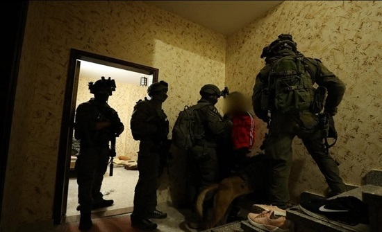 استشهاد عامل فلسطيني.. وحملة اعتقالات في مدن الضفة استشهاد عامل فلسطيني.. وحملة اعتقالات في مدن الضفة