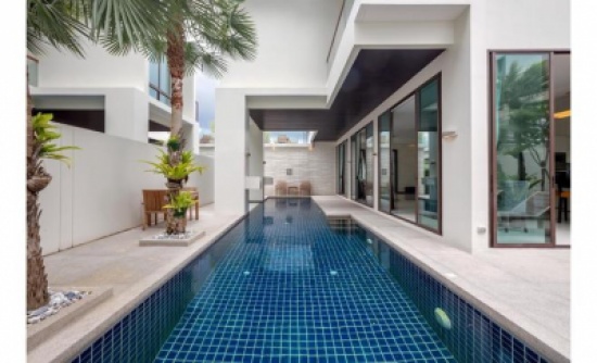 إغلاق منتجع في البحر الميت بعد وفاة سائحين غرقا