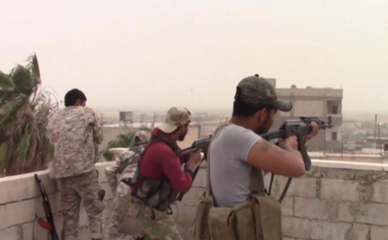 القوات الكردية تتقدم بالرقة ومجزرة بدير الزور