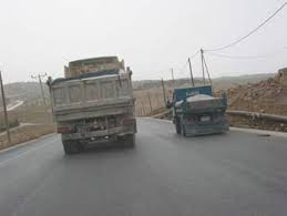 اعتصام لاصحاب القلابات لالزامهم باوقات محددة للمرور بعجلون اعتصام لاصحاب القلابات لالزامهم باوقات محددة للمرور بعجلون