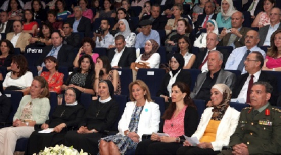 الاميرة عالية الطباع ترعى حفل تخريج طلبة الثقافة البريطانية في مدرسة الراهبات الوردية الاميرة عالية الطباع ترعى حفل تخريج طلبة الثقافة البريطانية في مدرسة الراهبات الوردية