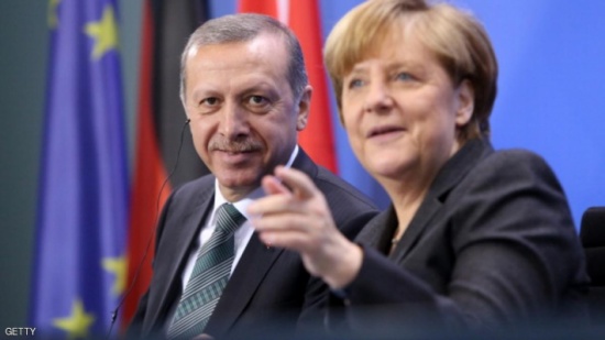 ميركل "قلقة جدا" على تركيا