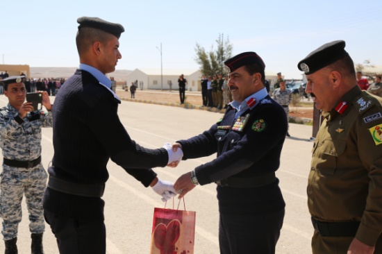 تخريج دورة المستجدين المهنيين في مركز تدريب لواء الصحراء