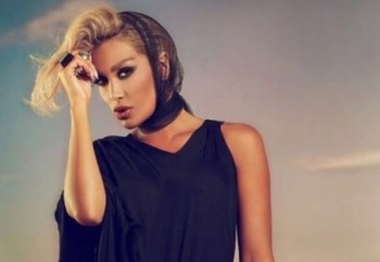مايا دياب تخطف الأنظار بجولة جبلية بسيارتها الحمراء..بالفيديو مايا دياب تخطف الأنظار بجولة جبلية بسيارتها الحمراء..بالفيديو
