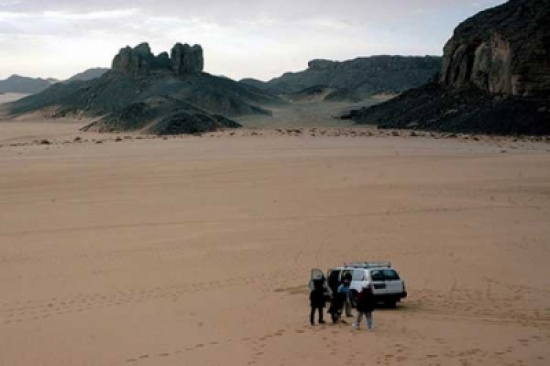 الجزائر تتفاوض سرًّا مع مقربين من "أنصار الدين"