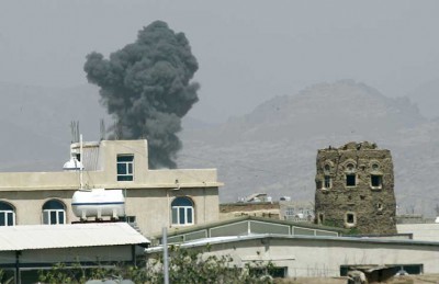 طائرات التحالف تستهدف مواقع الحوثيين في صنعاء والسفير الإيراني يغادر العاصمة طائرات التحالف تستهدف مواقع الحوثيين في صنعاء والسفير الإيراني يغادر العاصمة