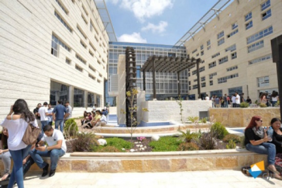 خبراء ألمان يختارون الطلبة الأردنيين في جامعة أردنية حكومية خبراء ألمان يختارون الطلبة الأردنيين في جامعة أردنية حكومية